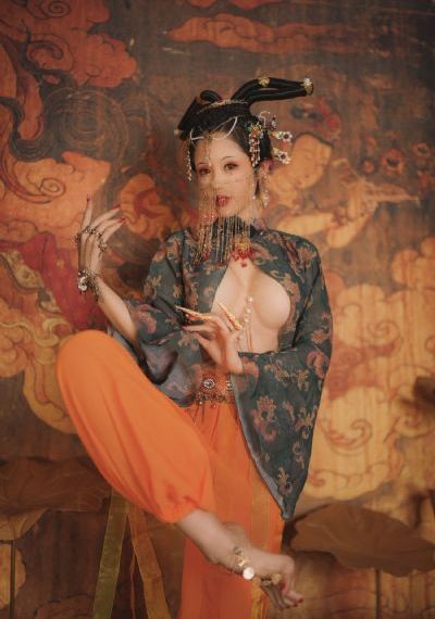 国产重口老太和小伙乱_完整无删减版